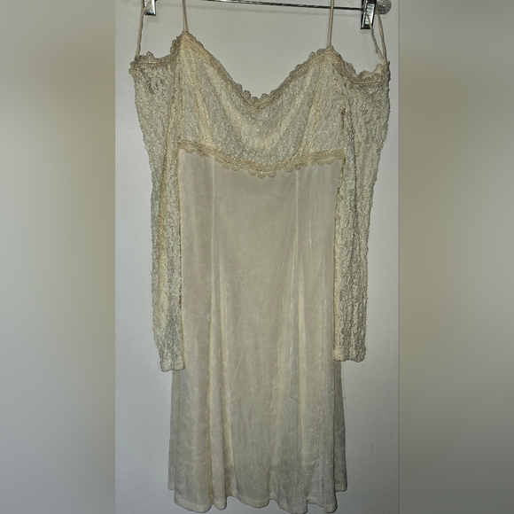 florencia fiume Dresses & Skirts - Vintage Lace Stretch Dress